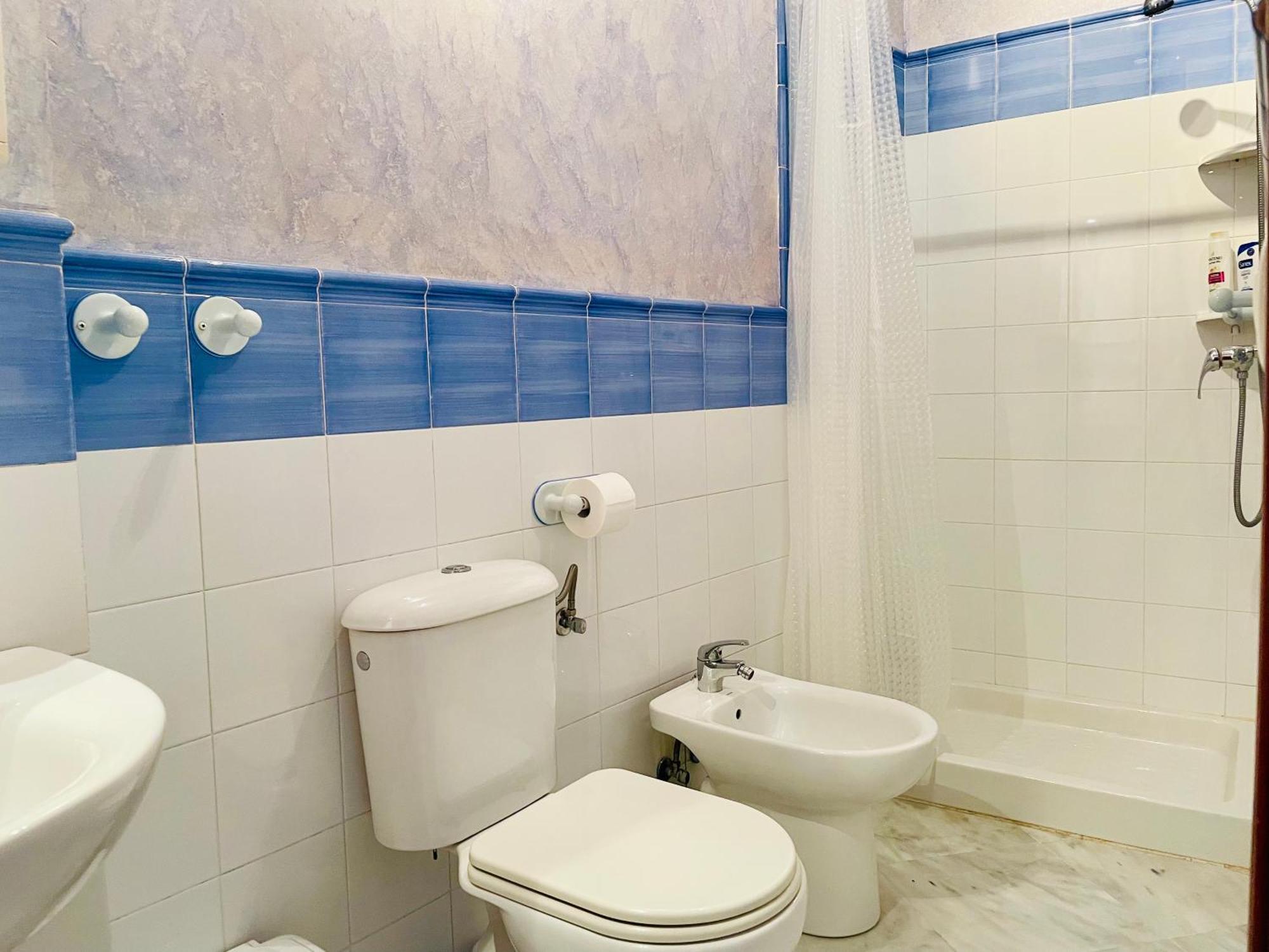 Apartamento Plaza Del Salvador Cuesta Del Rosario Seville Luaran gambar